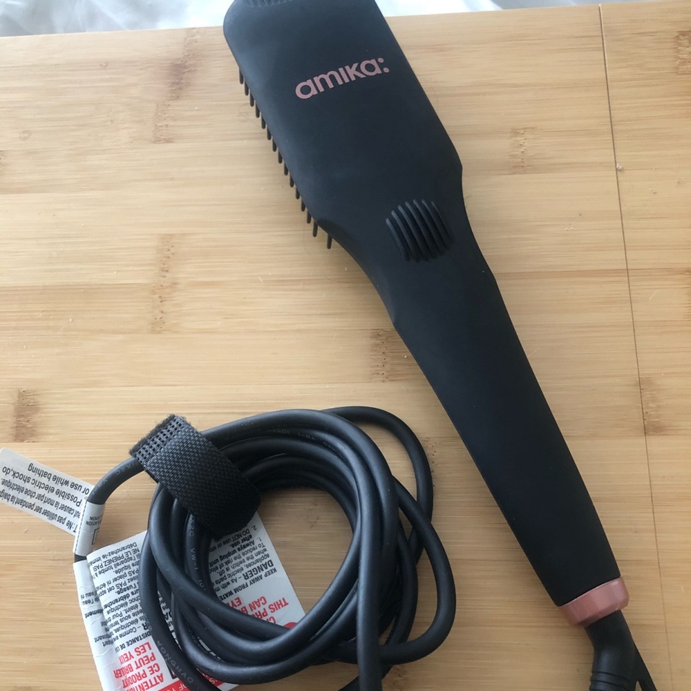 Amika polished perfection straightening brush 1.0